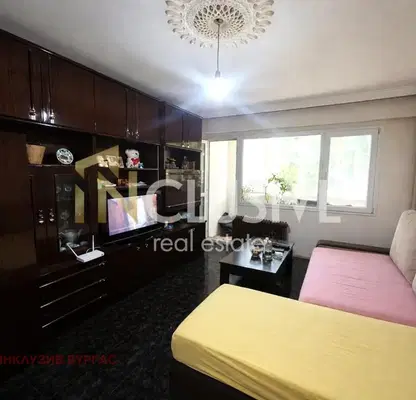 Photo 3 — Four-room apartment in Izgrev, Burgas with renovation potential