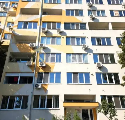 Photo 4 — Four-room apartment in Izgrev, Burgas with renovation potential