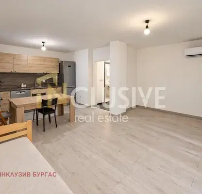 Photo 2 — Three-room apartment in Lazur, Burgas with functional layout