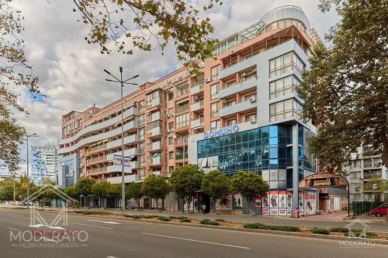 3-bedroom apartment in Burgas, Lazur