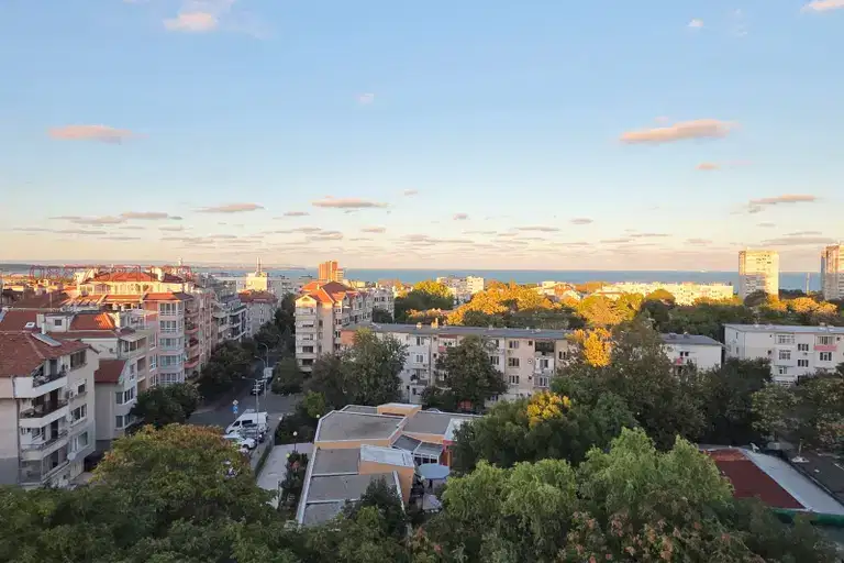 4-room apartment with three terraces in Lazur, Burgas