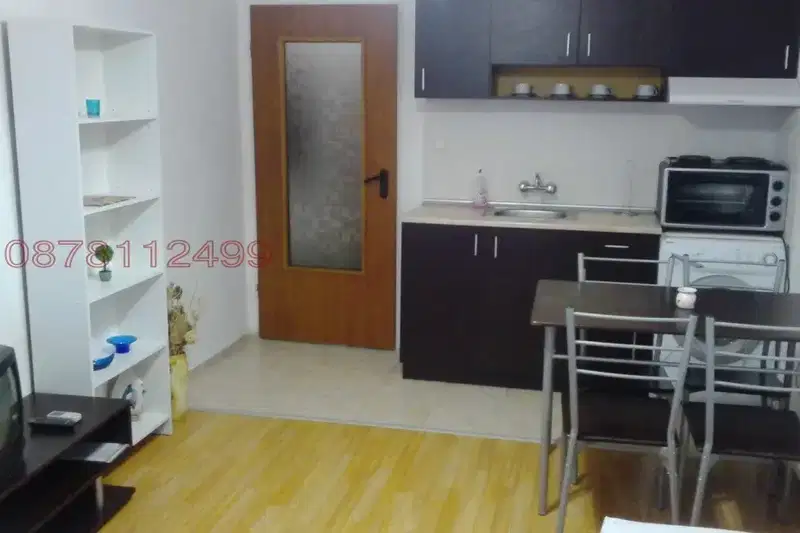 Студио апартамент в Лазур, Бургас с тераса и мазе