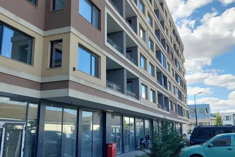 Двустаен апартамент в Бургас, Мадика с паркомясто