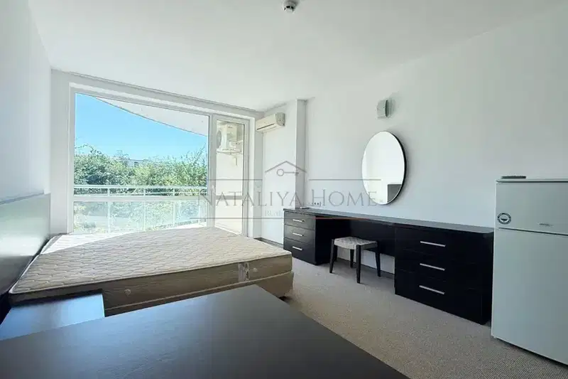 One-room apartment in Sarafovo with terrace and amenities