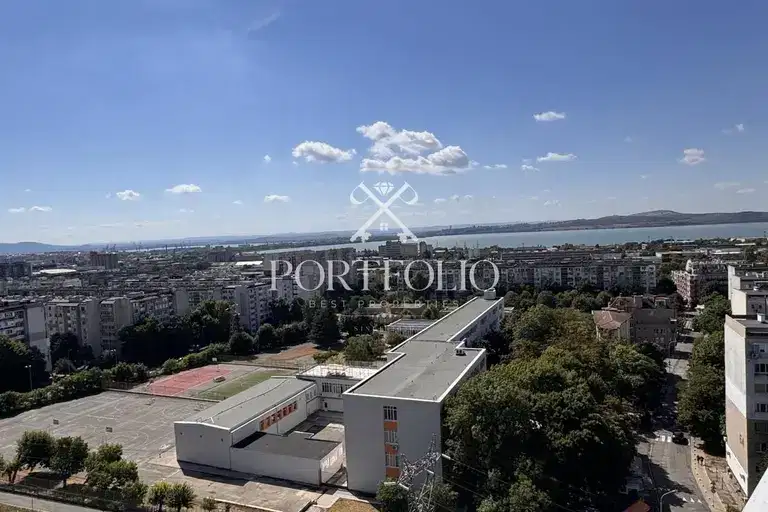 3-bedroom apartment in Burgas, Slaveikov