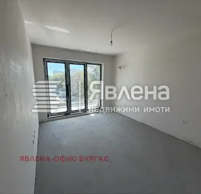 Снимка 2 — Тристаен апартамент с тераса в Славейков, Бургас