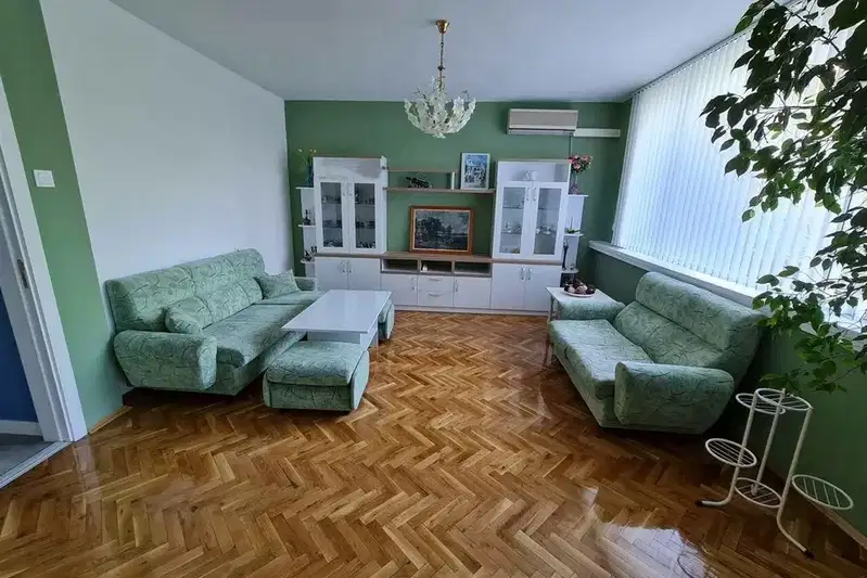 3-bedroom apartment in Burgas, Slaveikov