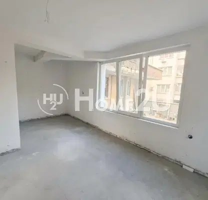 Снимка 4 — Тристаен апартамент 108 кв.м в Възраждане, Бургас с паркомясто