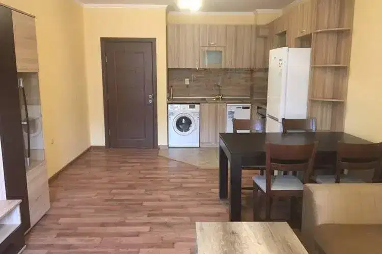 Двустаен апартамент в Зорница, Бургас с тераса