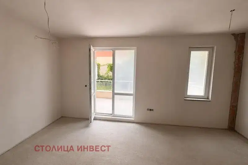 Едностаен апартамент с двор в комплекс Kiwi Gardens, Бяла