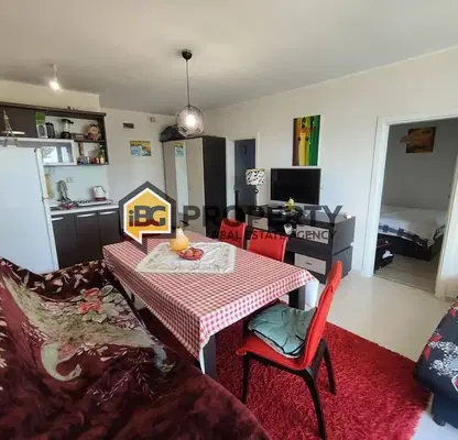 Photo 4 — Three-room apartment with yard on the first line in Byala