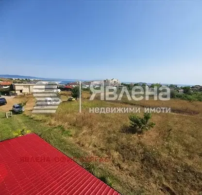 Снимка 3 — Двустаен апартамент с тераса в Царево, близо до плаж