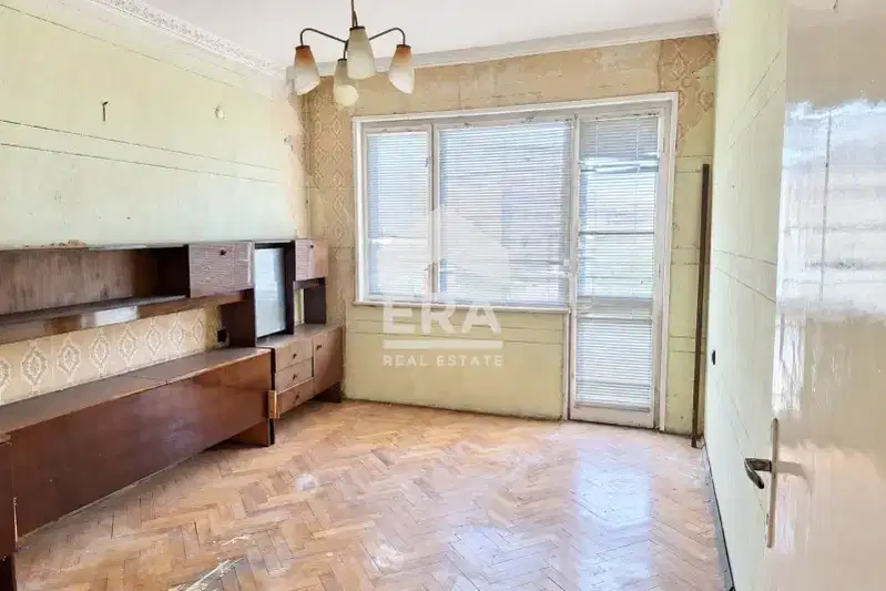 Spacious 3-room apartment in Dimitrovgrad with three terraces