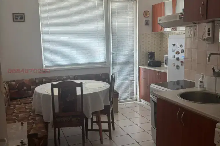 2-bedroom apartment in Dobrich, Centyr