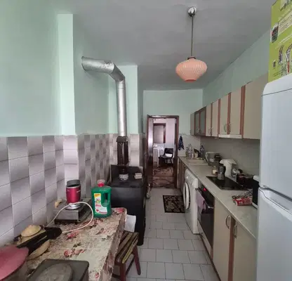 Снимка 2 — Четиристаен апартамент с отделен вход в центъра на Добрич