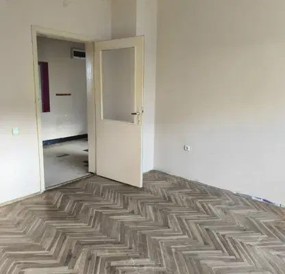 Photo 2 — 4-bedroom apartment in Dobrich, Centyr