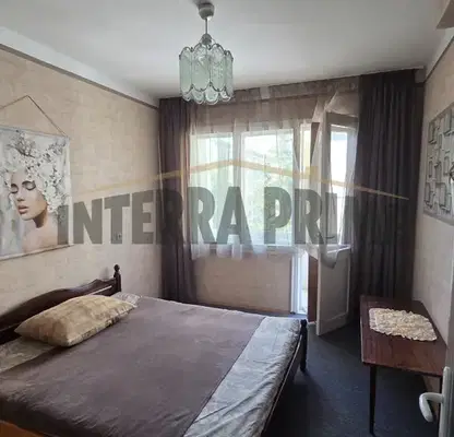 Photo 4 — Spacious 4-room apartment in the centre of Dobrich with garage
