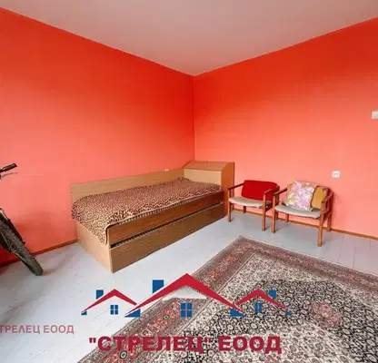 Photo 2 — 3-bedroom apartment in Dobrich, Centyr