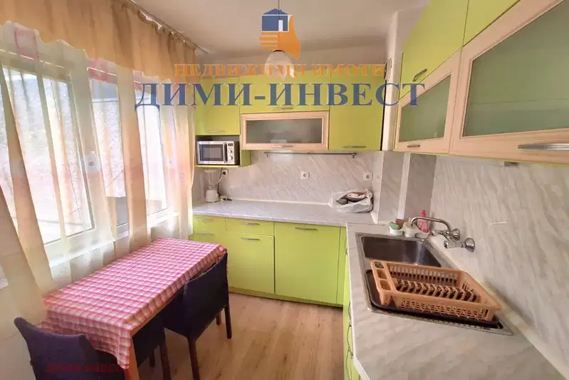 3-bedroom apartment in Dobrich, Centyr