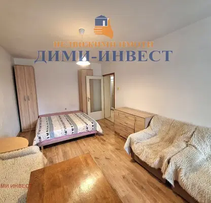 Photo 2 — 3-bedroom apartment in Dobrich, Centyr