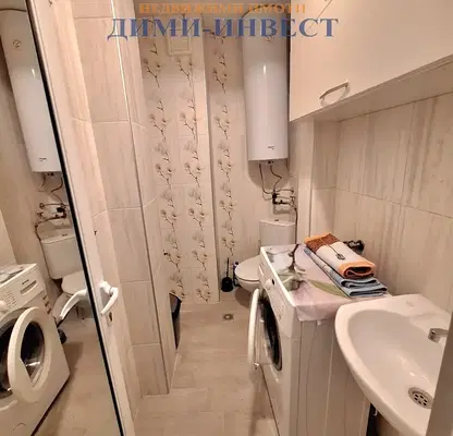 Photo 5 — 3-bedroom apartment in Dobrich, Centyr