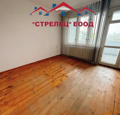 Photo 3 — 4-bedroom apartment in Dobrich, Gradska Bolnica