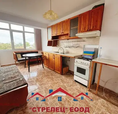 Photo 4 — 4-bedroom apartment in Dobrich, Gradska Bolnica