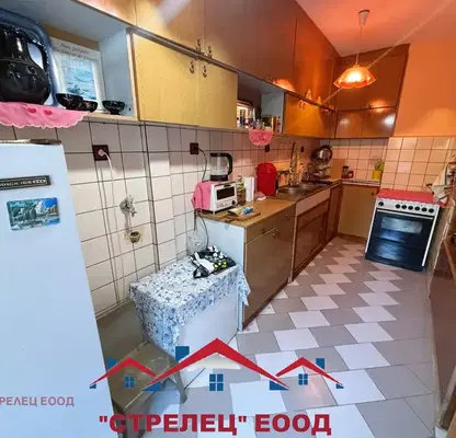 Photo 4 — 4-bedroom apartment in Dobrich, Gradska Bolnica