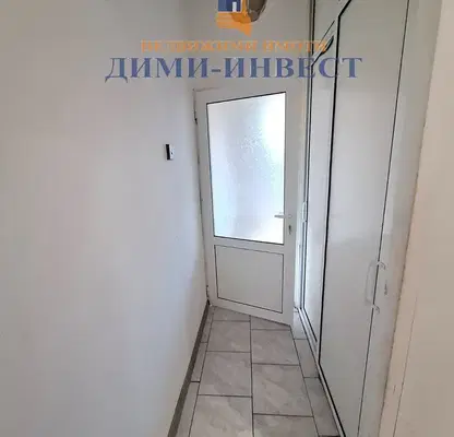 Снимка 3 — Гарсониера в кв. Христо Ботев, Добрич с тераса
