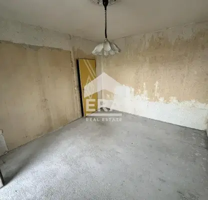 Photo 2 — Two-room apartment 66 sq m in Yovkovo district, Dobrich with garage