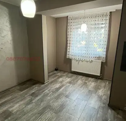 Photo 3 — Three-room apartment in the center of Dupnitsa with heating