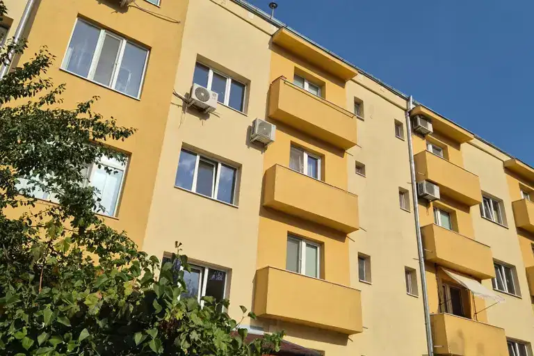 4-bedroom apartment in Kyustendil, Dupnica