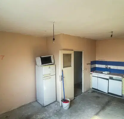 Photo 5 — 2-bedroom apartment in област София, Etropole