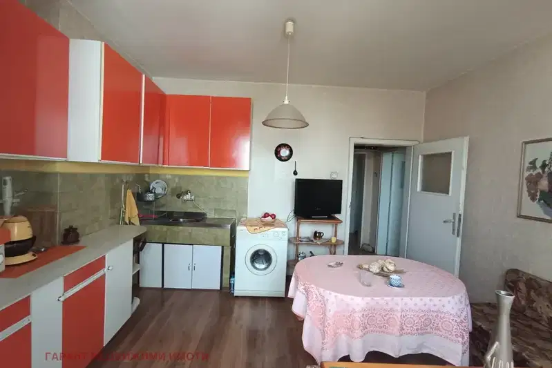 Two-room apartment in Gabrovo, Mladost with elevator and parking