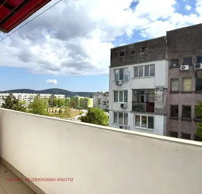Photo 4 — Brick 3-room apartment with terrace in Gabrovo, Mladost