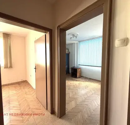 Photo 5 — Brick 3-room apartment with terrace in Gabrovo, Mladost