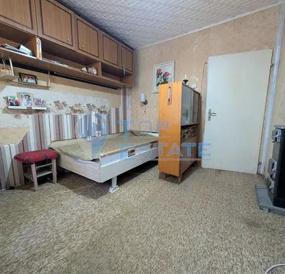 Снимка 4 — Тристаен апартамент с гараж в Горна Оряховица, саниран блок