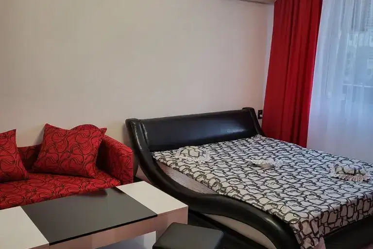Furnished studio in Gorna Oryahovitsa with elevator