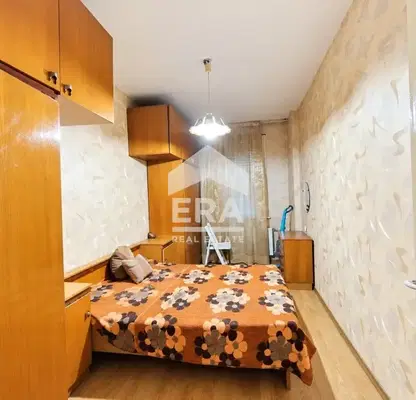 Photo 3 — Three-room apartment with parking space in the centre of Haskovo