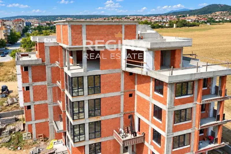 Attic 3-room apartment with 360° view in Hisarya