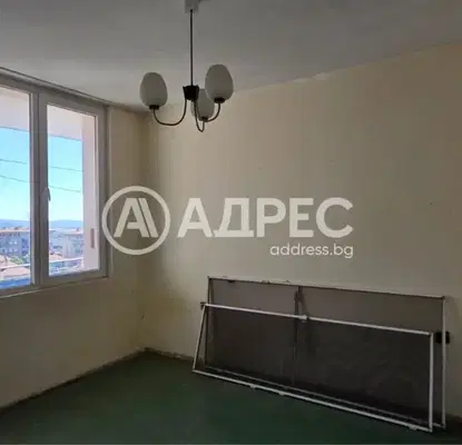 Снимка 2 — Просторен 3-стаен апартамент в гр. Карлово с две тераси