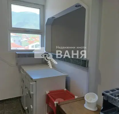 Снимка 2 — Двустаен апартамент с паркинг в Карлово, 3-ти етаж