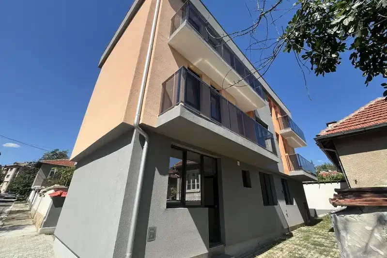 Three-room apartment with parking space in Kazanlak, new-build