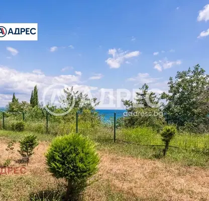 Снимка 5 — Двустаен апартамент с двор и морска панорама в к.к. Чайка, Варна
