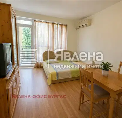 Photo 2 — Studio apartment in Sunny Beach with terrace