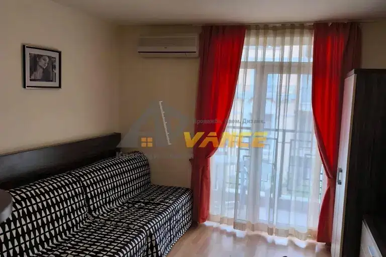 Studio apartment in Sunny Beach with terrace and pool