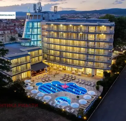 Photo 2 — Studio apartment in Sunny Beach with pool, close to the sea