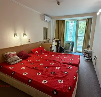 Photo 5 — Studio apartment in Sunny Beach with pool, close to the sea
