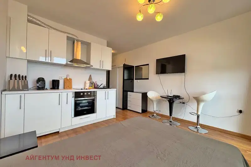 Studio apartment in Sunny Beach with terrace and elevator