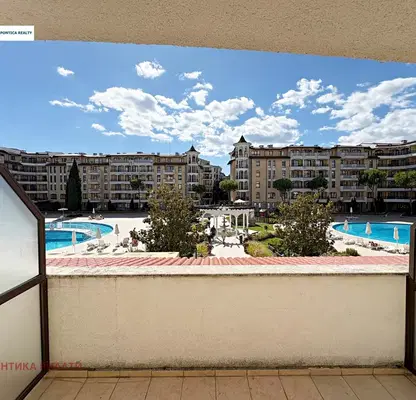 Photo 2 — One-room apartment in Sunny Beach resort with parking space